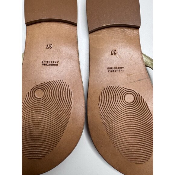 Lily Holt Women's Gold Flip Flop Sandals Size 37 EU 7 US - Picture 8 of 9